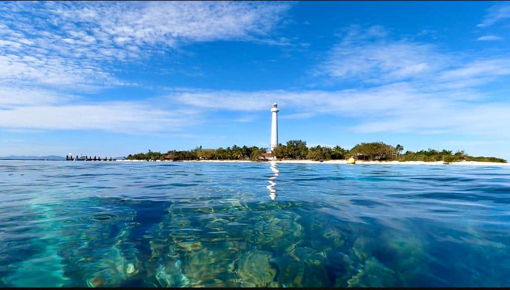 93 Αρμενίζοντας στη Νέα Καληδονία Sailing  in  New Caledonia